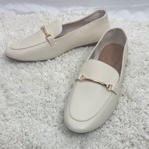 Old Navy Bone Loafers with Gold Accent. Never worn. Size 9